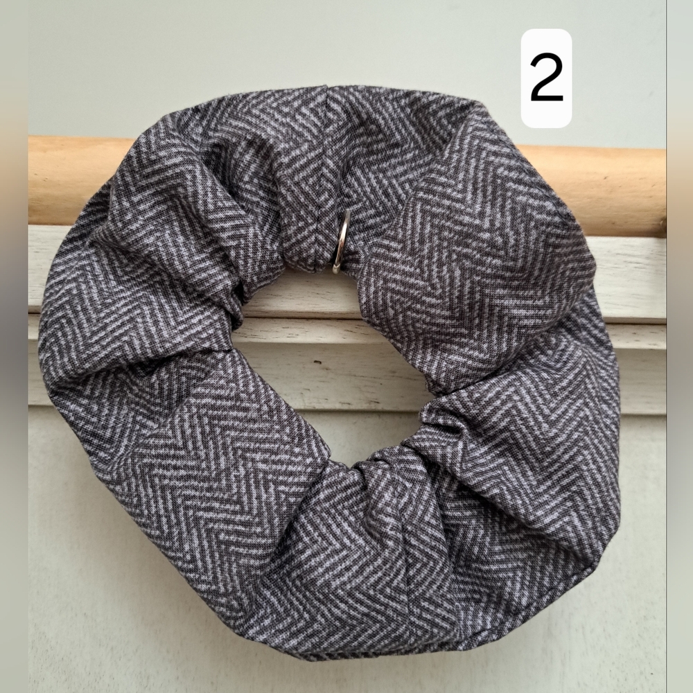 ONE Scrunchie Hair Tie Cotton Black Grey Blue Herringbone Pattern - Picture 5 of 7
